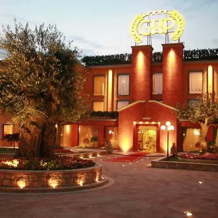 Grand Del Parco - Bergamo Airport מלון 4*
