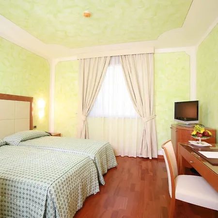 Grand Del Parco - Bergamo Airport 4* סטצאנו